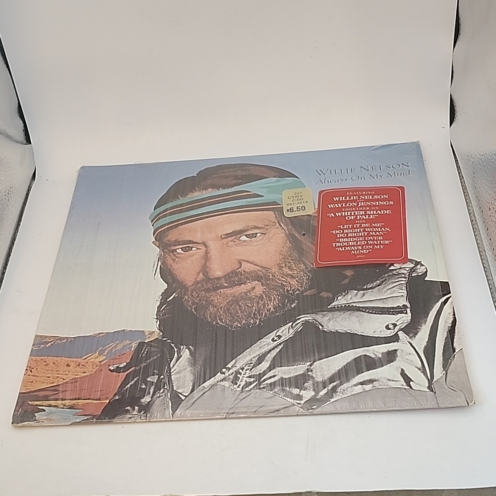 Vintage 1982 Willie Nelson "Always on my Mind" CBS LP Vinyl Record